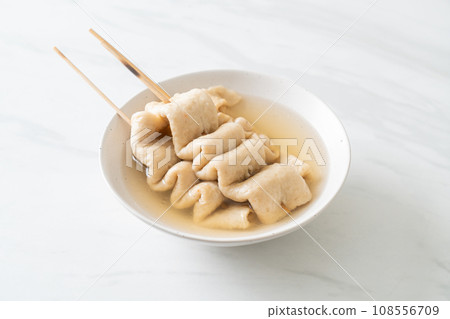 Odeng - Korean fish cake skewer in soup 108556709