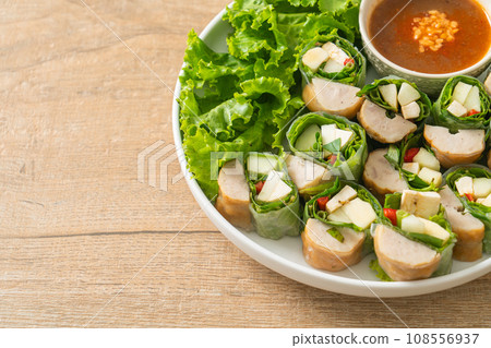 Vietnamese meatball wrap or Vietnamese salad roll or Namnueng or Nem Nuong 108556937