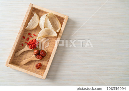 Fresh edible bird's nest or Swallow nest raw material cuisine expensive food for healthy 108556994