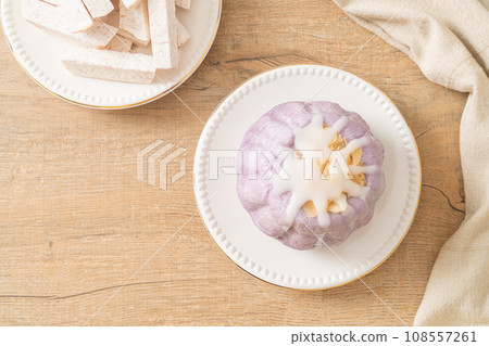taro bun with white sugar cream and nut 108557261