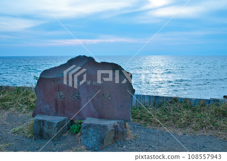 神奈川稻村崎安靜的海景 108557943