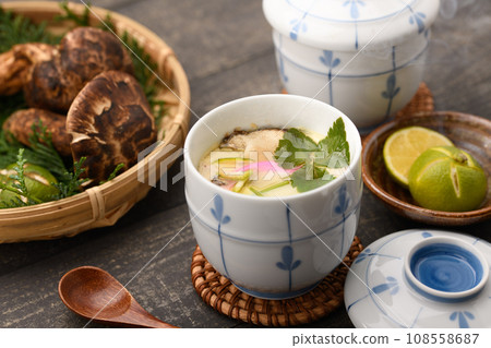 Chawanmushi with matsutake mushrooms 108558687