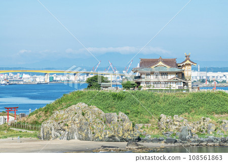 Kabushima Shrine, Hachinohe City, Aomori Prefecture, famous as a breeding ground for black-tailed black-tailed gulls (panoramic view) 108561863