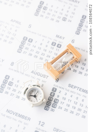 Image of clock, hourglass, calendar 108564072