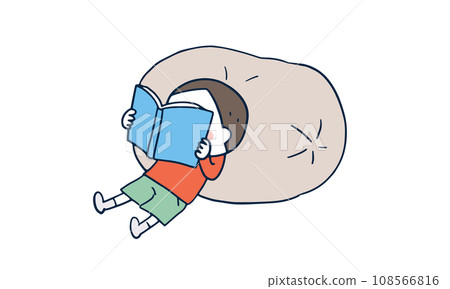 男孩靠著墊子看書 108566816