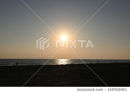 千葉縣富津海岸、房總半島富津市的風景 千葉縣富津海岸、房總半島富津市的風景 108568961