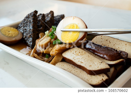 Braised food Braised food platter Taiwanese snacks Food lu wei luwei Taiwan style boiled rice Braised food Braised food platter Taiwanese snacks Food lu wei luwei Taiwan style boiled rice 108570602