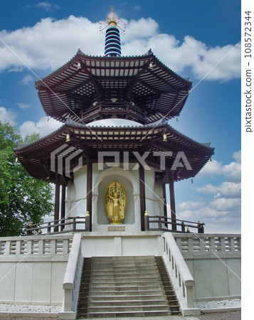 The London Peace Pagoda in the Battersea park, London, UK The London Peace Pagoda in the Battersea park, London, UK 108572344