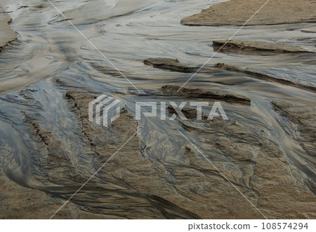 釜磯海岸和泉水流 108574294