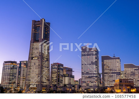 <Kanagawa Prefecture> Yokohama Minato Mirai, office building illuminated at night <Kanagawa Prefecture> Yokohama Minato Mirai, office building illuminated at night 108577458