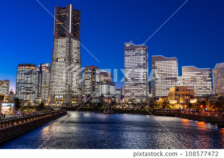 <Kanagawa Prefecture> Yokohama Minato Mirai, office building illuminated at night 108577472
