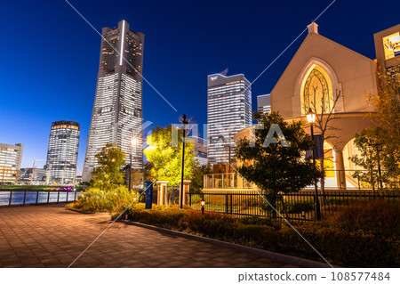 《神奈川縣》橫濱港未來/辦公室燈火通明的夜景 108577484