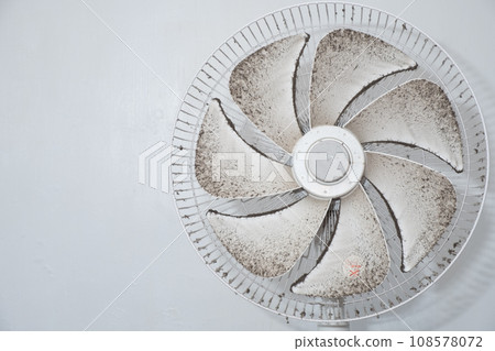 清潔髒電風扇 108578072