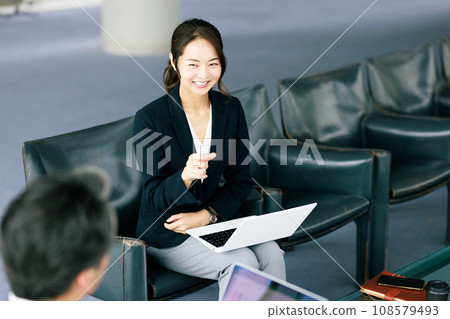 開會的商務人士 開會的商務人士 108579493