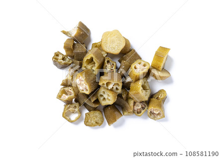 Okra slices isolated on white background 108581190