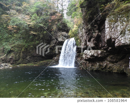 11月的三段峽美景 108581964