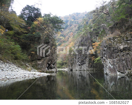 Beautiful scenery of Sandankyo in November Beautiful scenery of Sandankyo in November 108582027
