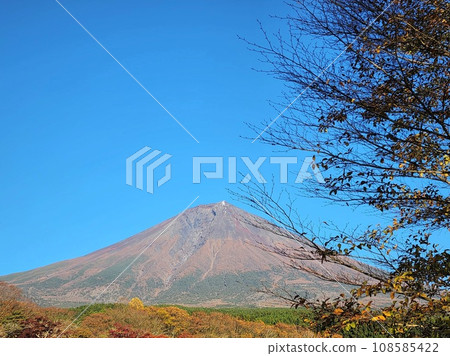 Mt. Fuji in autumn with no snow cap Mt. Fuji in autumn with no snow cap 108585422
