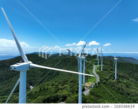 愛媛縣伊方町定岬風力發電廠的風車 愛媛縣伊方町定岬風力發電廠的風車 108586634