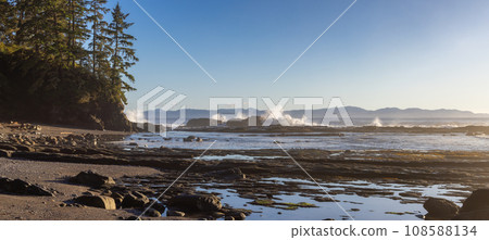 Rocky Shore on the Pacific Ocean Coast. Sunny Sunset. Nature Background 108588134