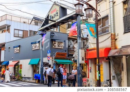 東京都文京區千馱木的夜見世街（商店街） 108588567