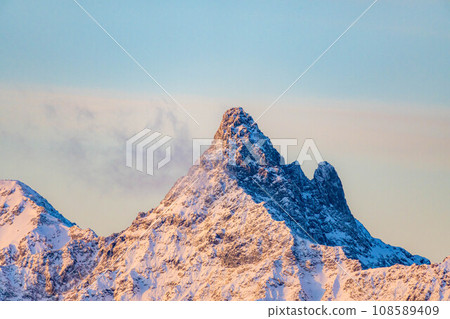 [雪山素材]從椿山和圓山莊看到的初冬早晨的風景[長野縣] 108589409