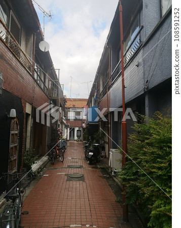 Scenery of Kasuma Golden Gai in Gyotoku, Ichikawa City 108591252