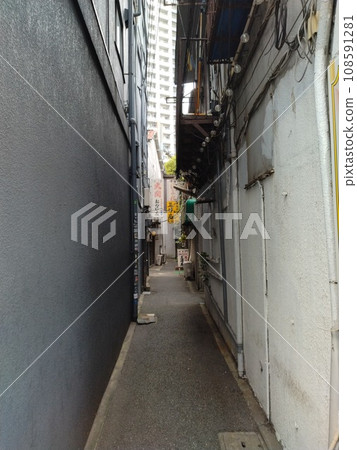 京急川崎站附近的後巷風景 108591281