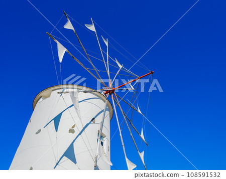 藍天下的希臘風車，香川縣小豆島 108591532