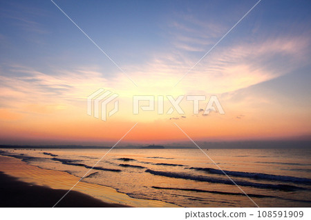 黎明前的湘南江之島 黎明前的湘南江之島 108591909