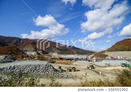 2023 年 11 月,從秋田縣上游觀景台看成瀨水壩施工現場 2023 年 11 月,從秋田縣上游觀景台看成瀨水壩施工現場 108591992