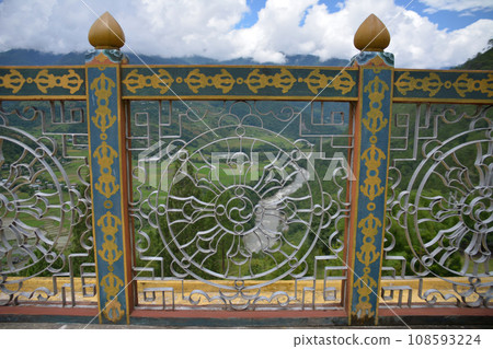 不丹旅遊 從 Khamsun Yulei Namgyel Chorten（普那卡附近的佛塔）看到的景色 108593224