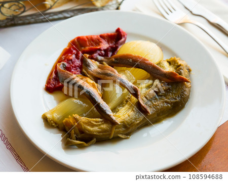 Spanish dish Escalivada con anchoas Spanish dish Escalivada con anchoas 108594688