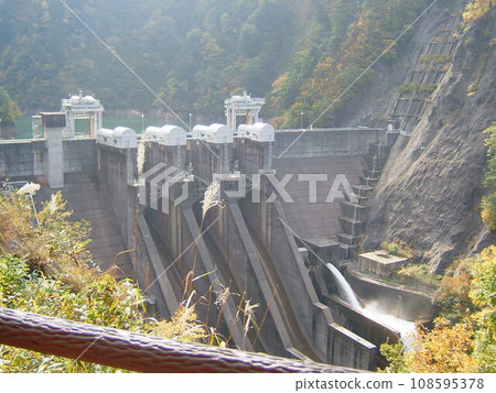 Kurobe Gorge where you can fully enjoy the great outdoors by trolley train Kurobe Gorge where you can fully enjoy the great outdoors by trolley train 108595378