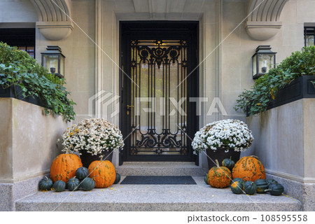 beautiful front door of a house with an aristocratic family in the center of Manhattan 108595558