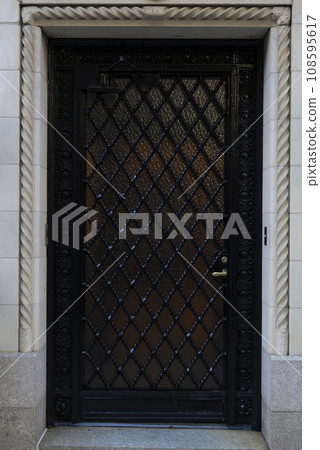 beautiful front door of a house with an aristocratic family in the center of Manhattan beautiful front door of a house with an aristocratic family in the center of Manhattan 108595617