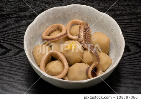 煮魷魚芋頭.j 108597066