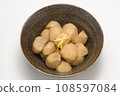 Simmered taro 108597084
