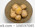 Simmered taro 108597085