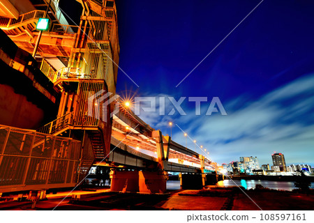 Night view of Horikiri Junction on Shuto Expressway Route 6 Mukojima Line 108597161