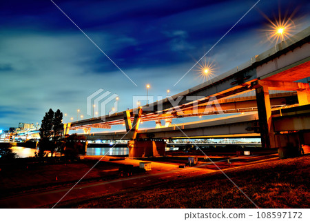 首都高速公路6號向島線堀切交會處夜景 108597172