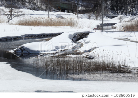 中綱湖冰雪景觀 中綱湖冰雪景觀 108600519