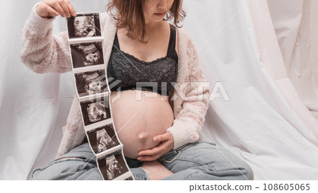 [Maternity image echo photo] 108605065