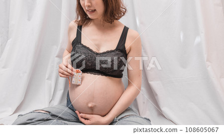 [Maternity image amulet] 108605067