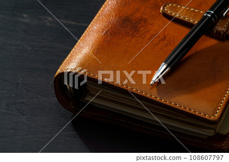System notebook and pen System notebook and pen 108607797