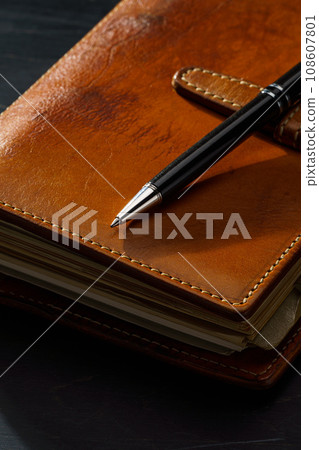 System notebook and pen System notebook and pen 108607801
