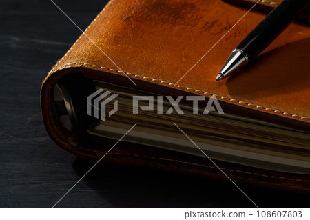 System notebook and pen 108607803