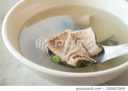 Lemon fish fish skin hot water fish hot water milk fish skin soup milkfish skin soup 108607869