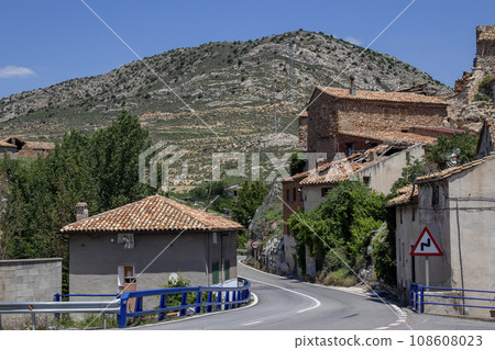 View of the entrance-exit road to Utrillas 108608023