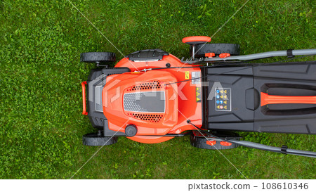 electric lawn mower for cutting grass 108610346